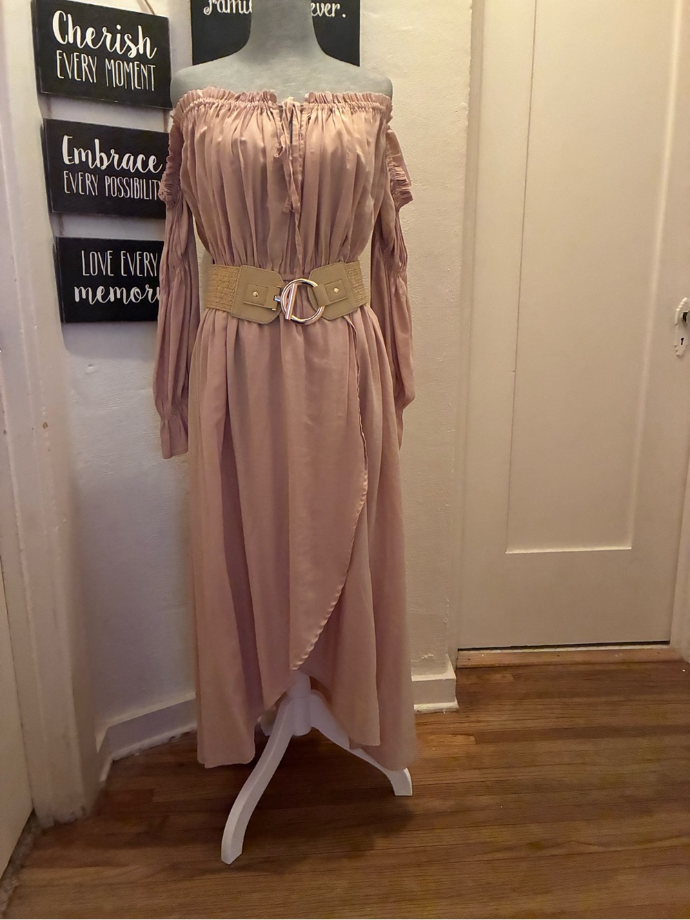Off-Shoulder Mauve Maxi Dress with Elastic Waist🌺